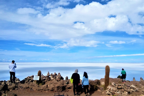 From La Paz: Sajama & Uyuni Salt Flats 4-Days Scenic Journey