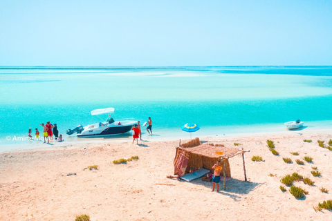 From Djerba: Zarzis and Hessi Jerbi Beach with Lunch Included