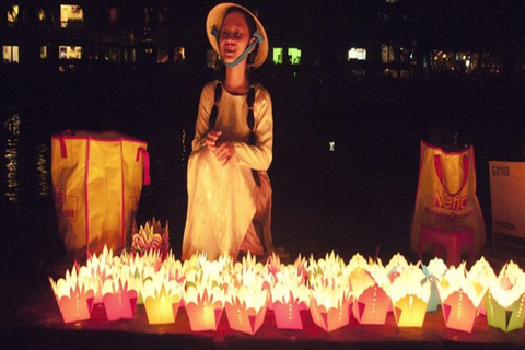 Hoi An: Gita notturna in barca e rilascio delle lanterne sul fiume Hoai