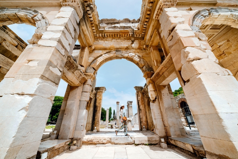 Mit den besten Reiseführern Ephesus Antike Stadt&Haus der Jungfrau MariaEphesus Antike Stadt mit Haus der Jungfrau Maria all inclusive