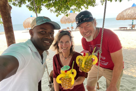 Barú: Playa Blanca with Private Club, Snorkeling and Raccoon Watching