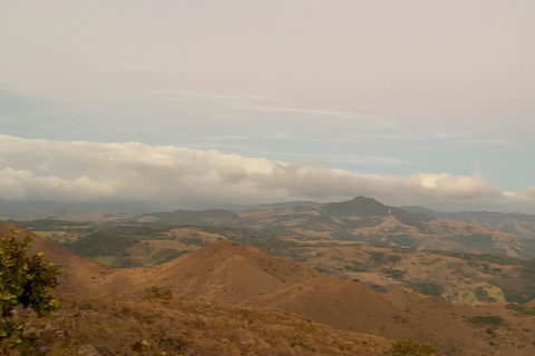 瓜纳卡斯特：徒步探索佩拉多山，游览印第安石瀑布瓜纳卡斯特：佩拉多山徒步和印第奥岩石之旅