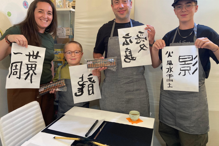 Hiroshima: Calligraphy experience with a teacher