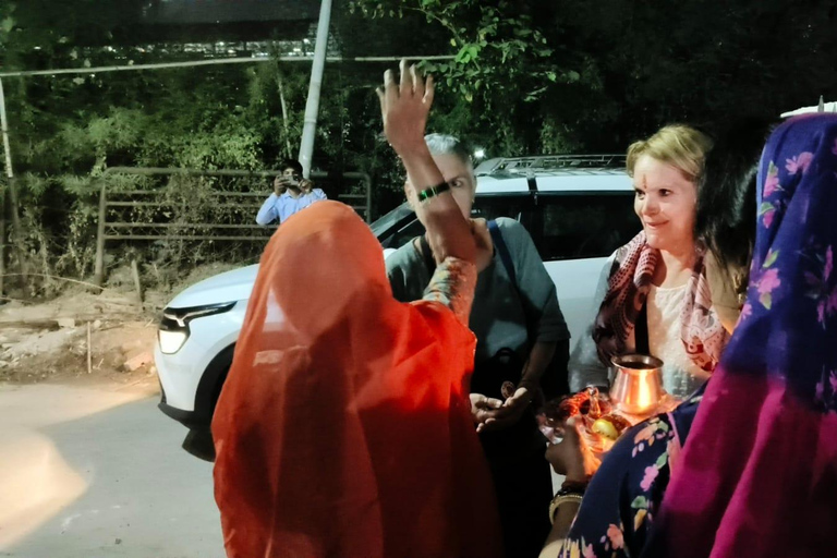 Jaipur: Rajasthani Cooking Class with Family & Star Gazing