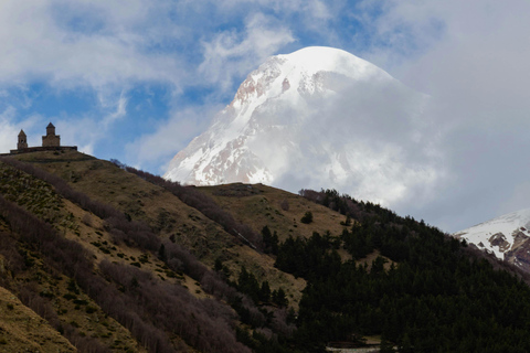 From Tbilisi: Kazbegi Day Trip with Gergeti Trinity Church Only Transportation and Tour Guide