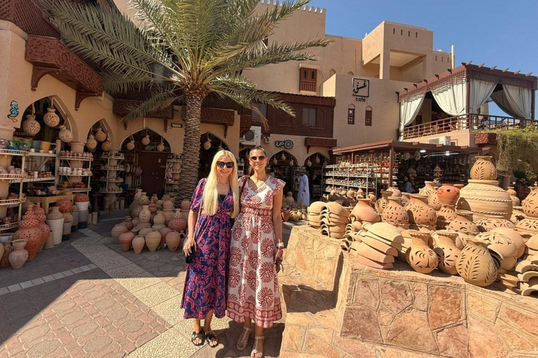 From Muscat: Nizwa, Jabreen, and Bahla Fort Day Sharing Tour