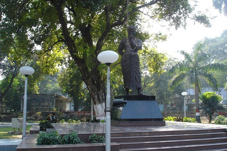 Benarés: Tour privado de Prayagraj de un día completoVaranasi: tour privado de día completo a Prayagraj