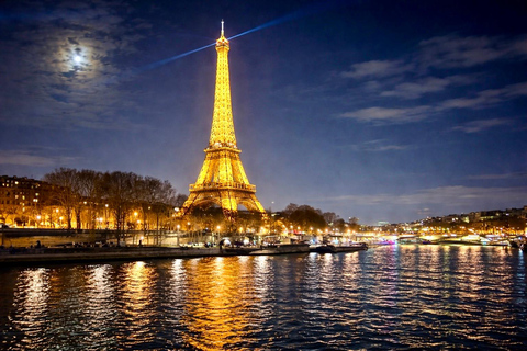 Paris: Day or Evening River Cruise with Musical Ambiance Paris: Evening River Cruise with Musical Ambiance & Postcard