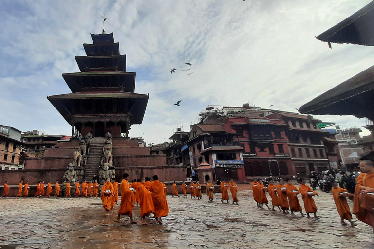 Kathmandu: Nagarkot Sonnenaufgang &amp; Bhaktapur Durbar UNESCO Tour