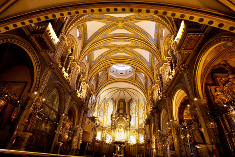 Da Salou: Monastero di Montserrat e 4 ore a Barcellona.