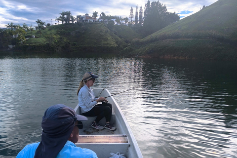 Guatapé: All-inclusive private fishing experience (24-hour advance booking) Guatapé: All-inclusive sport fishing experience (24-hour advance booking)
