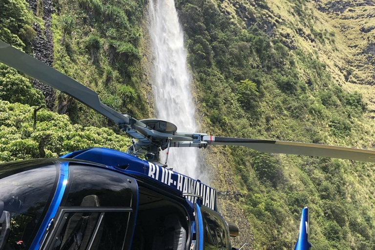 Bali: Scenic Helicopter Flight over Beaches and Cliffs 20-Minute Bali South Coast Flight (Private)