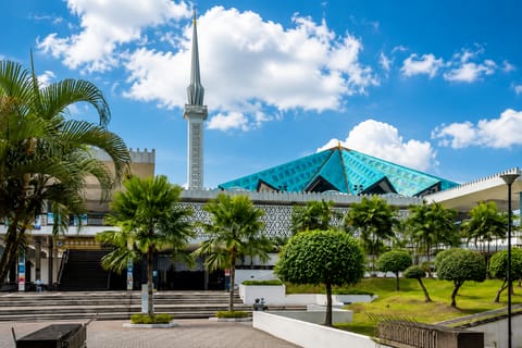 Kuala Lumpur: Batu Caves & City Highlights (Half Day)