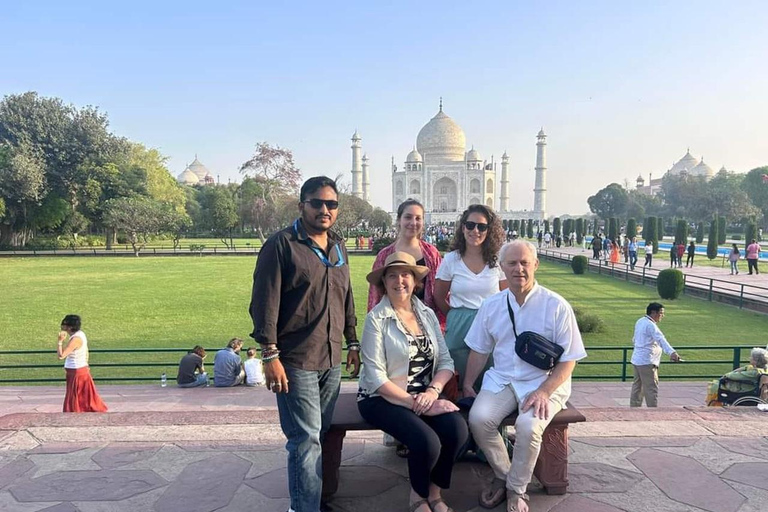 Da Agra: Tour dello stesso giorno del Taj Mahal e del Forte di Agra con guidaSolo guide professionali