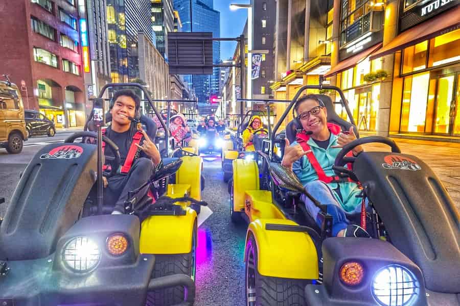Shibuya-Kreuzung x Tokyo Tower: Go-Kart-Fahrt (Führerschein und Reisepass erforderlich). Foto: GetYourGuide Shibuya-Kreuzung x Tokyo Tower: Go-Kart-Fahrt (Führerschein und Reisepass erforderlich). Foto: GetYourGuide