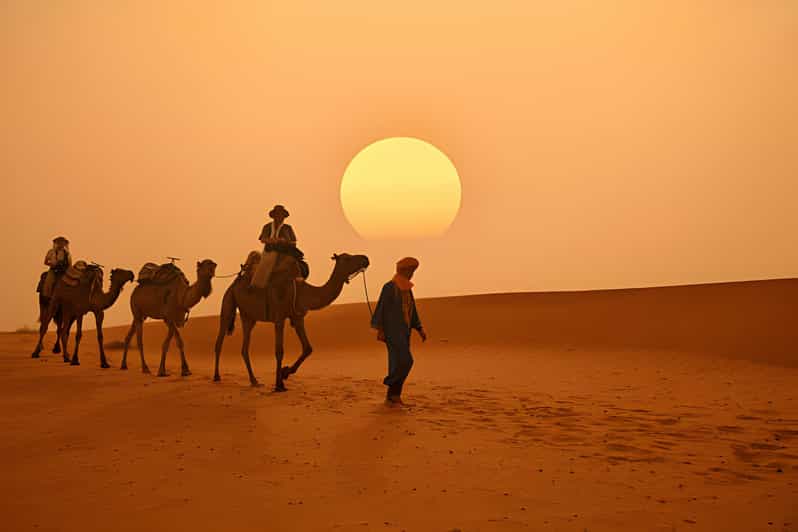 Depuis Marrakech : excursion de 3 jours dans le désert de Merzouga avec balade à dos de chameau - dromadaire
