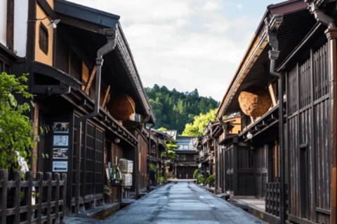 Shirakawago &Hida & Takayama SnowWall 2Days Tour from Nagoya