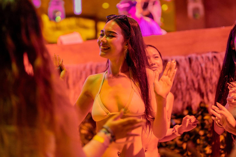 From Bangkok: Pattaya Sina Floating Beach Club Experience Ladies Only - Standard admission (no seat)