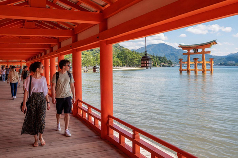 Hiroshima: Miyajima Island Guided Walking Tour with Ferry