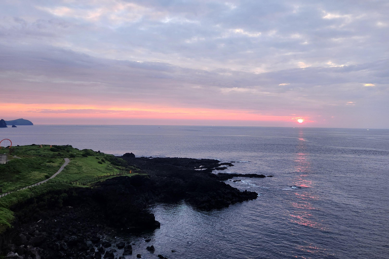 JEJU ISLAND : Higlights SUNRISE guided Tour