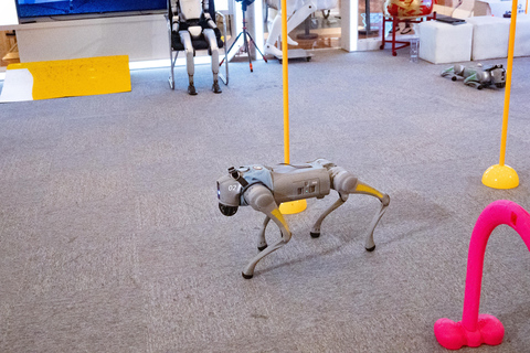 上海：最新日常科技，包括机器人、电动汽车和无人机标准套餐（含无人机送货体验）