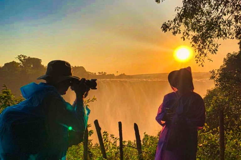 Chutes Victoria : Lever du soleil(Copie de) Victoria Falls : Tour des chutes au lever du soleil