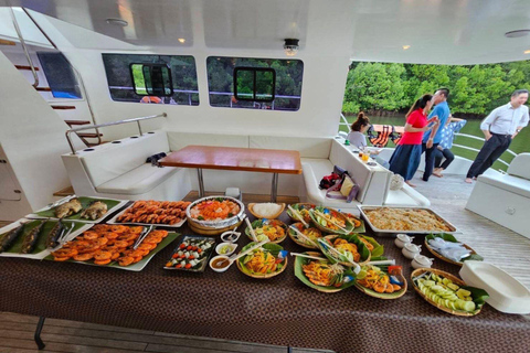 Phuket: James Bond Isl, Canoeing & Sunset Dinner by Yacht Day Trip with Shared Transfer excluding National Park Fee