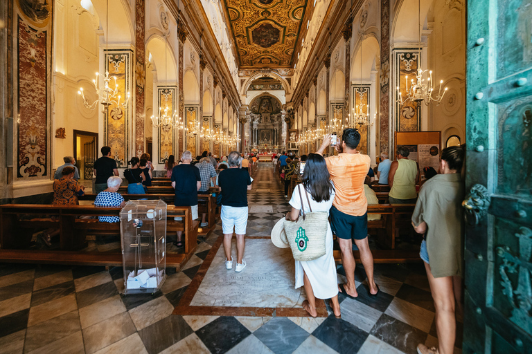 Van Sorrento: Amalfi en Positano Full-Day Shared Boat Tour09:00 uur vertrek - groepsreis zonder ophaalservice