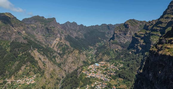 Private Vespa-Tour: Nonnental, Câmara Lobos, Cabo Girão (4 Stunden)