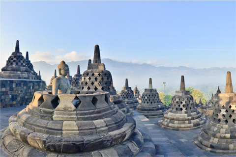 Borobudur klättra upp, Merapi Jeep &amp; Prambanan med inträdesavgifterRundtur med soluppgång