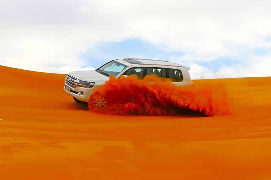 Dubai: Wüstensafari mit BBQ-Abendessen & Quad-Biking-Optionen. Foto: GetYourGuide