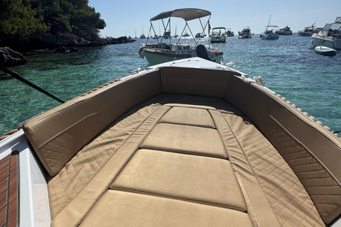 Mandelieu-la-Napoule: Luxury Boat Rental Without a License Mandelieu - 8-hour luxury boat rental without a license (6 people)