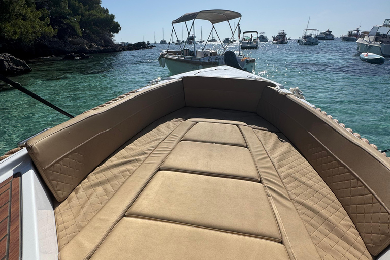 Mandelieu-la-Napoule: Luxury Boat Rental Without a License Mandelieu - 8-hour luxury boat rental without a license (6 people)