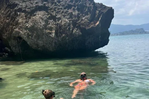 Langkawi: Dangli Island Snorkel and Swim Speedboat Tour