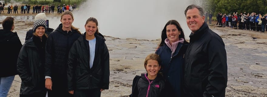 Visite d'une journée privée du Cercle d'or avec le Lagon bleu (facultatif)
