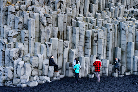 雷克雅未克：南海岸奇观和北极光之旅