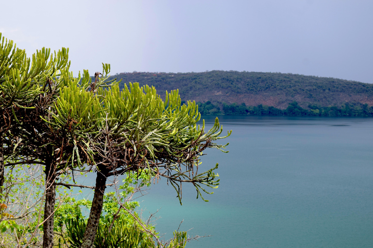 Lake Chala Tour: Wandelen en/of kajakkenMeer van Chala: Wandelen naar de grensrots