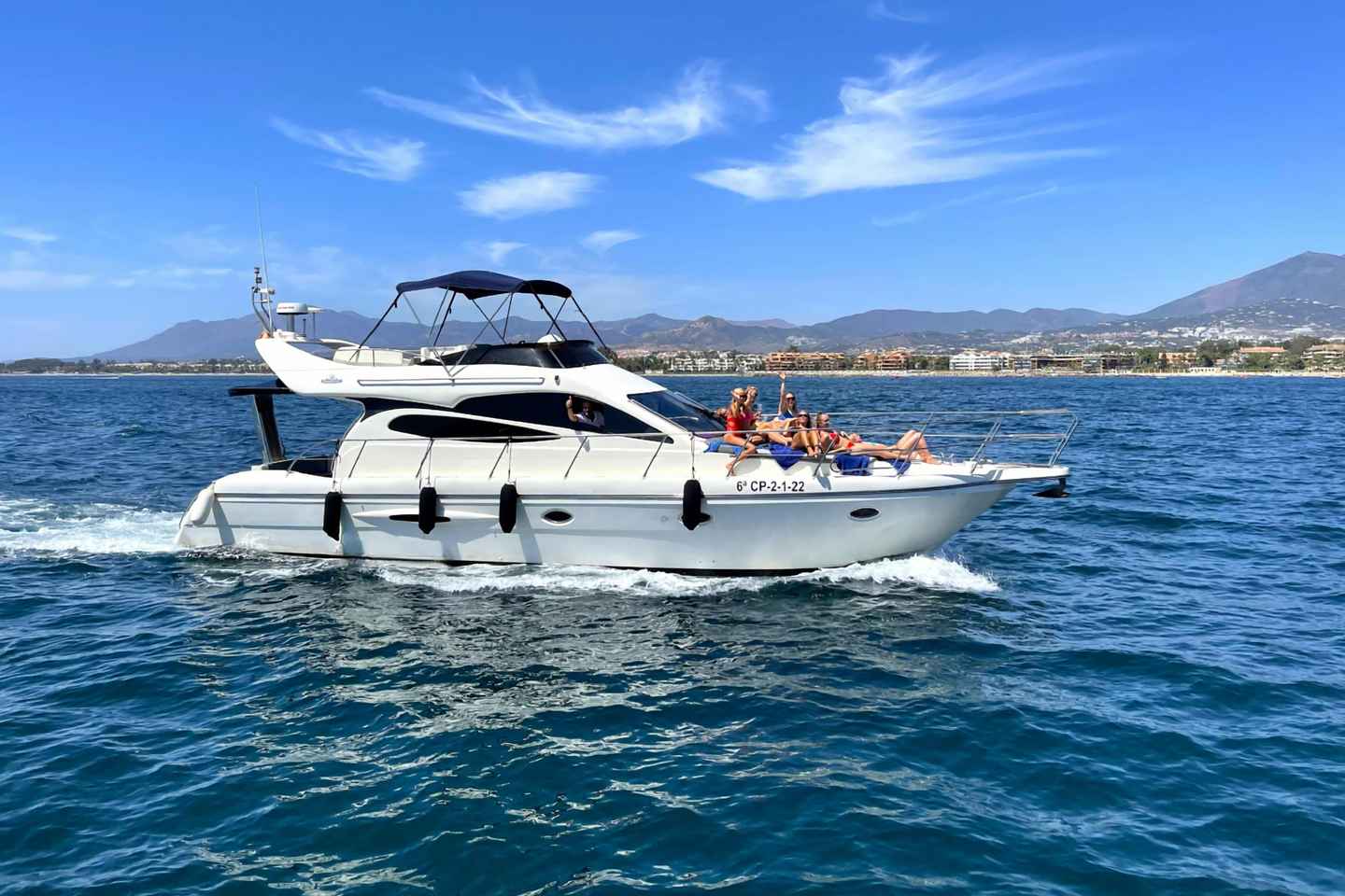 Marbella: Private Cruise in Yacht