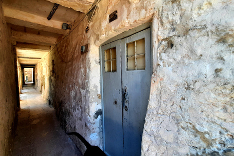 Gozo Unveiled: Guided Hiking in Comino Island