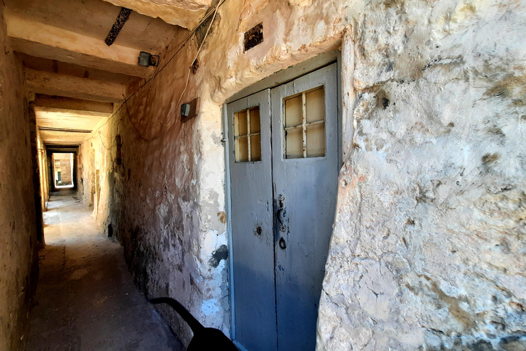 Gozo Unveiled: Guided Hiking in Comino Island