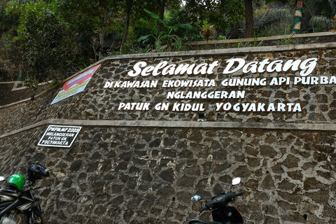 Yogyakarta: Nglanggeran Ancient Volcano Climbing Tour