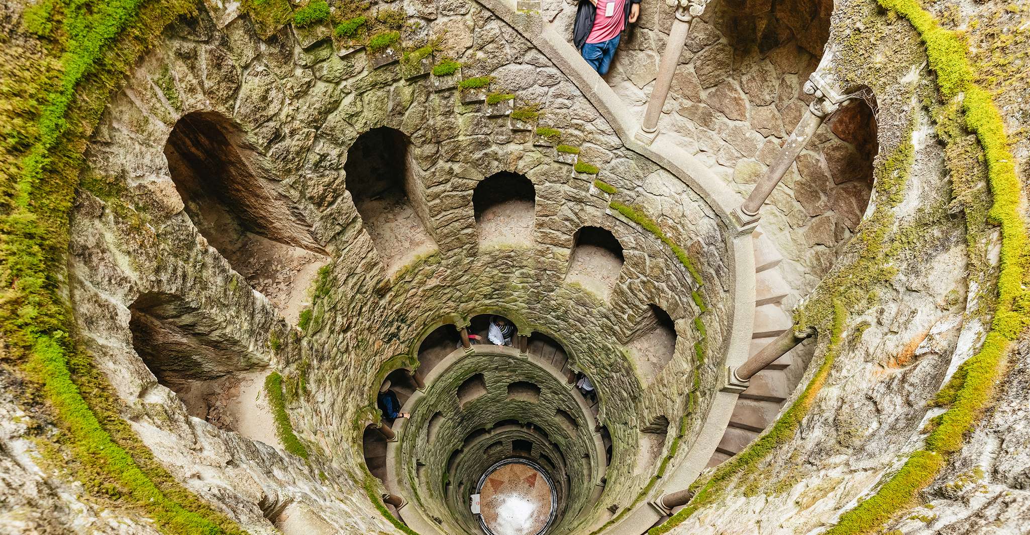 Von Lissabon Sintra, Regaleira, Pena Palace und Cascais Tour - Hizvo