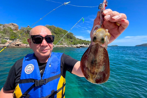 Pattaya: Private Speedboat Samaesan with Fishing & Snorkel