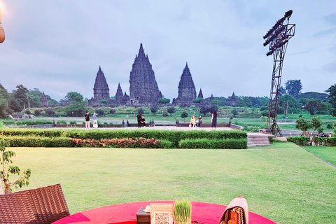 Templi e sapori: tour di Prambanan con fotografo e pranzoTempli e gusto: tour di Prambanan con fotografo e pranzo