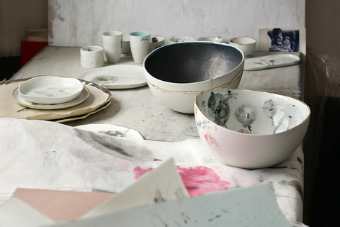 Zurich: Porcelain Painting Workshop with Local Artist