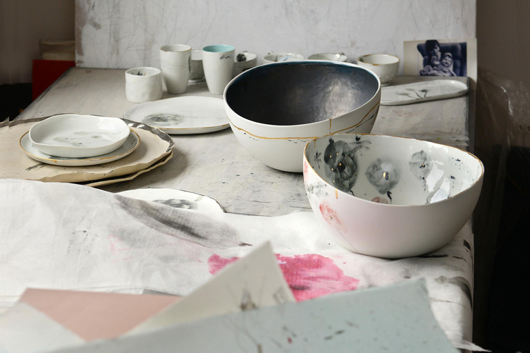 Zurich: Porcelain Painting Workshop with Local Artist