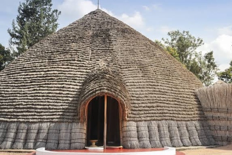 Village Life, King's Palace & Ethnographic Museum Tour