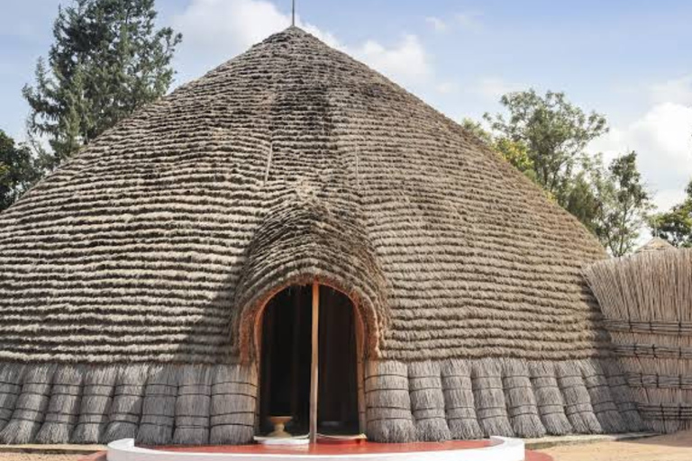 Village Life, King's Palace & Ethnographic Museum Tour