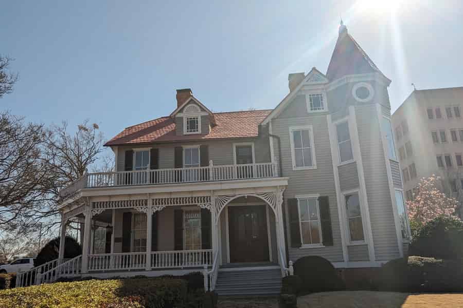 Historische Tour durch die Innenstadt von Fayetteville. Foto: GetYourGuide