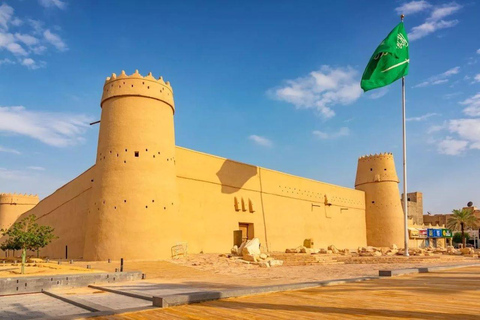 Riyadh: VIP tour of Riyadh's top landmarks including a meal